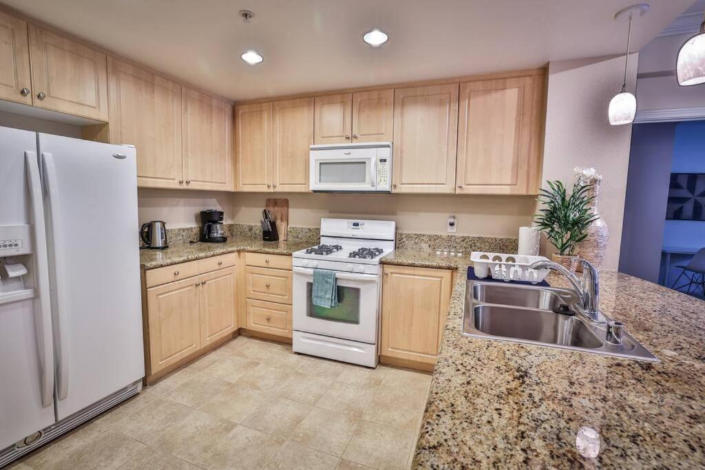 شقة Irvine Upscale 2Br Apt Near Spectrum, Great Park, Uci المظهر الخارجي الصورة